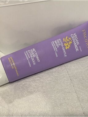 Pacifica Vegan Ceramide Extra Gentle Face Wash. Marshmallow & Calendula 5 oz